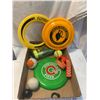 Image 1 : Tennis balls and frisbees
