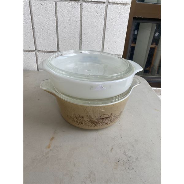 Pyrex and other lidded dishes