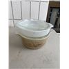 Image 1 : Pyrex and other lidded dishes