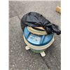 Image 1 : Wet dry vac with hoses
