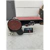 Image 1 : Delta sander