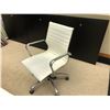 Image 2 : 5 MISC. OFFICE CHAIRS