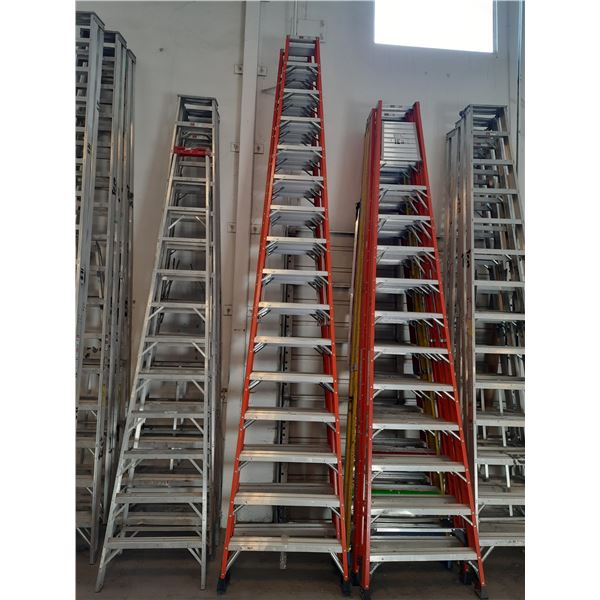 FEATHERLITE ORANGE 16' FIBERGLASS A-FRAME LADDER