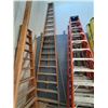 Image 2 : 18' WOOD A-FRAME LADDER