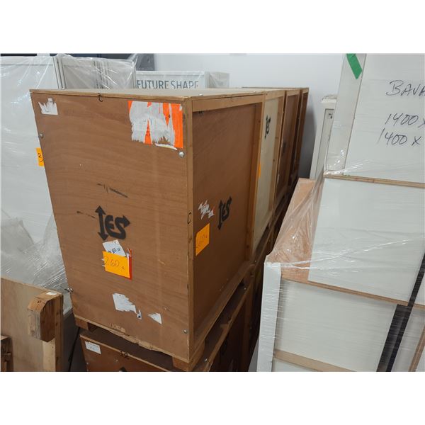 SKID 260A - 8 PCS EXHIBITOR WORKSTATION, 900X600X1100