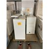 Image 2 : SKID 303 - L-SHAPED WHITE MEL, 2 PCS, 1 PC 1500X500X1100MM(H), 1 PC 1000X500X1100MM(H)