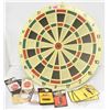 Image 1 : PLASTIC DART BOARD W/ ASSORTED SMALL ACCESSORIES