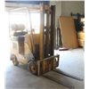 Image 2 : TOWMOTOR PROPANE FORKLIFT *AS IS*