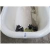 Image 2 : Cast Iron Footed 53" Bathtub