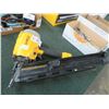 Image 1 : Dewalt Air Nail Gun