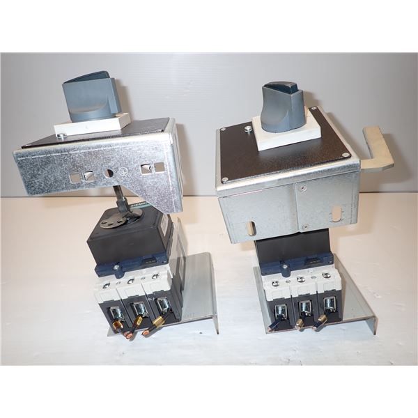 Lot Of (2) Siemens # 3VL9300-3HE01/3VL1103-2KM30-0AA0 Switches