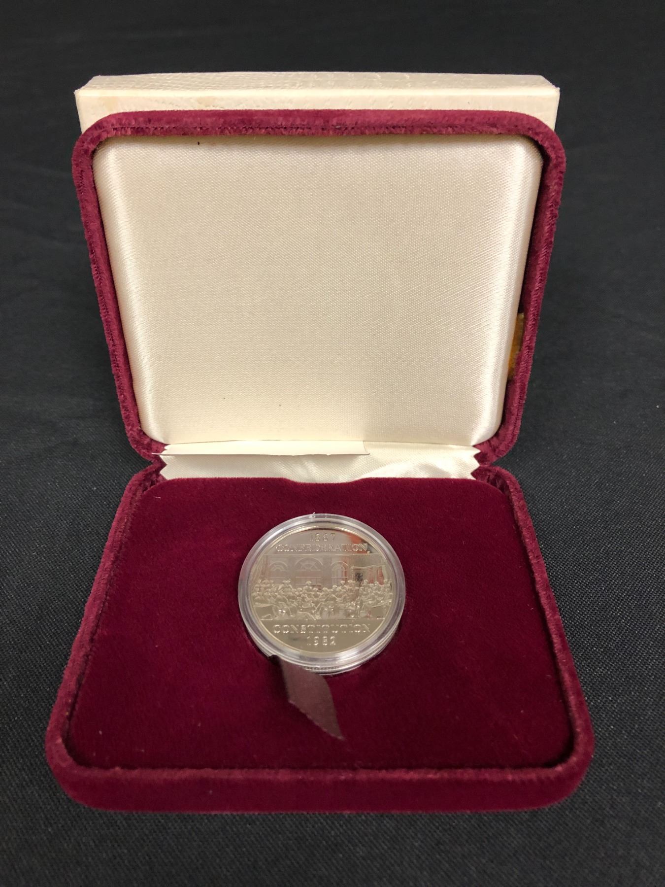1984 CANADIAN SILVER DOLLAR (500 SILVER) 1984 CANADIAN SILVER DOLLAR (500 SILVER)