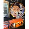 Image 2 : LARGE MULTI SPORTS COLLECTIBLES LOT