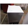 Image 5 : *RCA 3 cu. ft Freezer - 21.5x20.5x32" tall - works well, like new condition