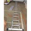 Image 2 : *Multi-purpose extension ladder - 16 ft long - Industrial lite