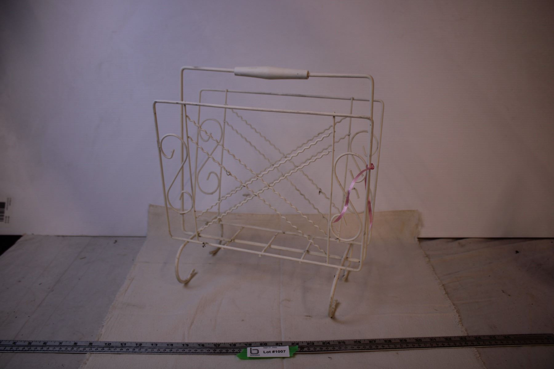 *Painted Wire Magazine Rack
