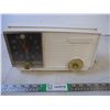 Image 1 : Vintage RCA Victor Radio & Clock, both working