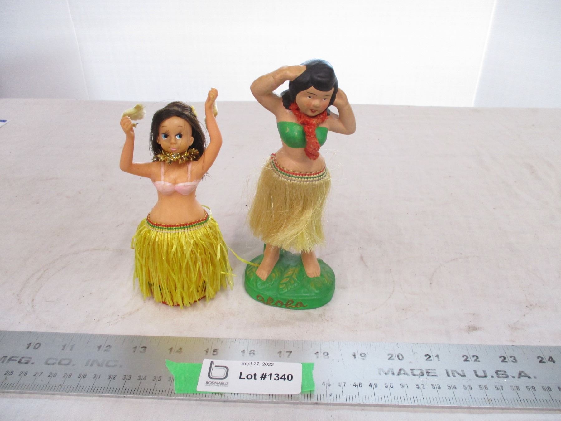 Hula dancer girls (1 with spring) - Bodnarus Auctioneering