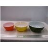 Image 1 : (3) Pyrex bowls