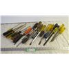 Image 1 : Assortment of Screwdrivers - 23 in total