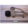 Image 2 : VIAIR 12V Air Compressor