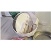 Image 3 : Cat Fountain, Cake Carriers, Misc