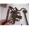 Image 3 : Antique trap with pin, double spring