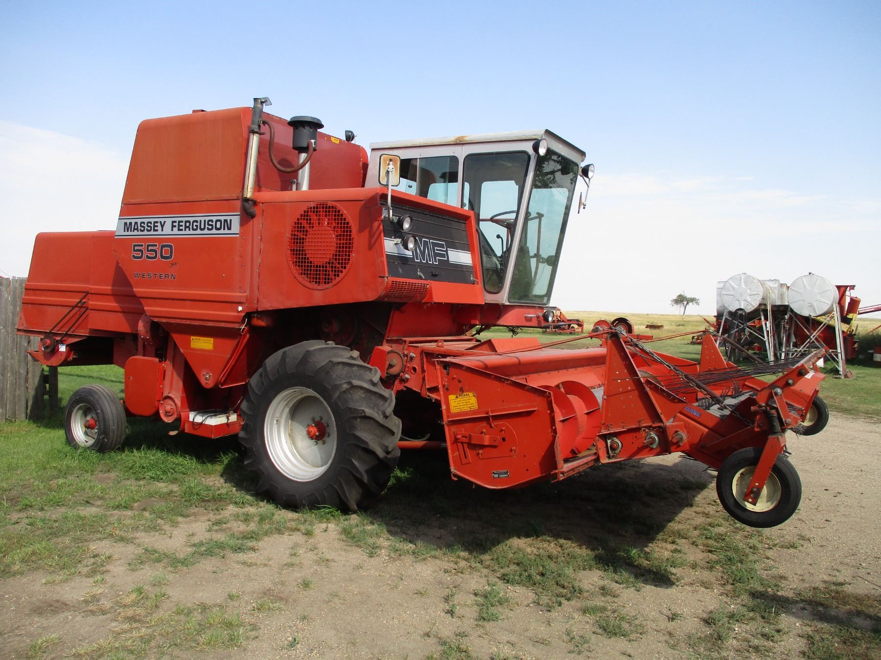 Mf550 1982 Massey Ferguson 550 Western Combine - Perkins Motor (no hours ...