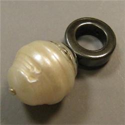 S. SILVER 13 MM SOUTH SEA PEARL AND HEMATITE UNISEX PENDANT