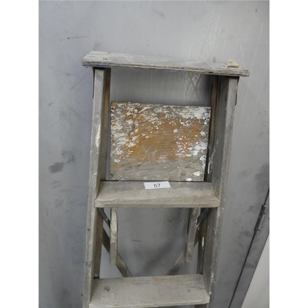 Vintage 5' wooden ladder