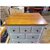 Image 2 : Ethan Allen bedroom table