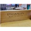 Image 3 : Ethan Allen bedroom table
