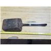 Image 2 : coal shovel