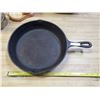 Image 1 : 10.5" D2 SK Made in USA cast iron pan