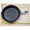 Image 1 : 10" cast iron pan