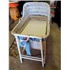Image 2 : vintage wicker bassinet