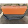 Image 1 : Folding massage table in carrying case - NEW
