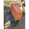 Image 2 : Folding massage table in carrying case - NEW