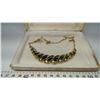 Image 2 : Vintage Coro necklace in Coro box