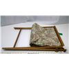 Image 1 : Sewing basket with spindled legs