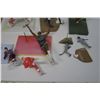 Image 4 : 10 Sport Figurines with Stands, Hockey & Baseball