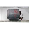 Image 2 : minnow pail & galvanized gas cans