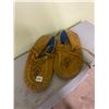 Image 1 : Native Beaded Moccasins, 11" Heel to Toe