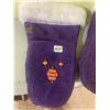 Image 2 : Native Beaded Gloves - Purple lined inside - 14" Long