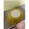 Image 5 : 2 Pyrex Bowls, 7 1/2" x 8 1/2" across