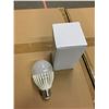 Image 2 : 4 CASES OF NEW 2700K LED LIGHT BULBS (72 PER CASE)