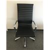 Image 2 : CHROME & BLACK GAS-LIFT ADJUSTABLE OFFICE CHAIR