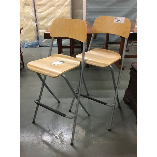 PAIR OF FOLDING BAR STOOLS
