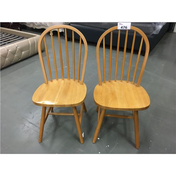 PAIR OF OAK ARROWBACK DINING CHAIRS