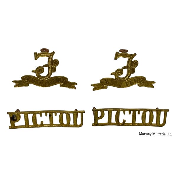 Pictou Highlanders Collar & Shoulder Title Badge Set